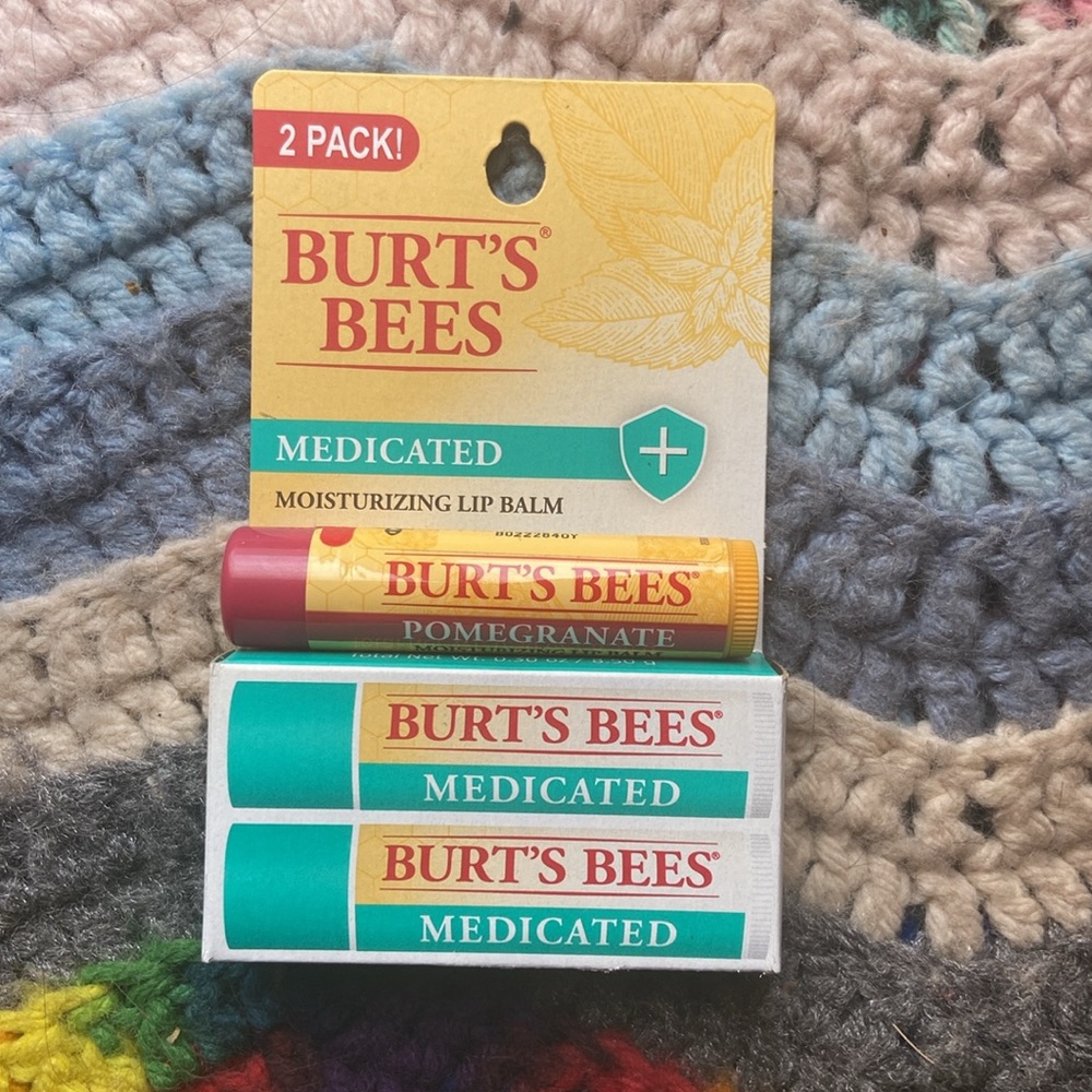 - 🐝🌻 - Burt's bees medicated & pomegranate  lot 3 item grab bag